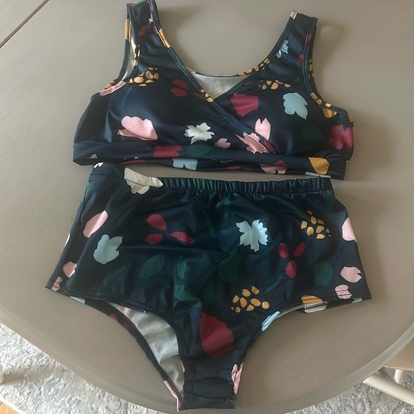 Other - 2piece bathing suit👙